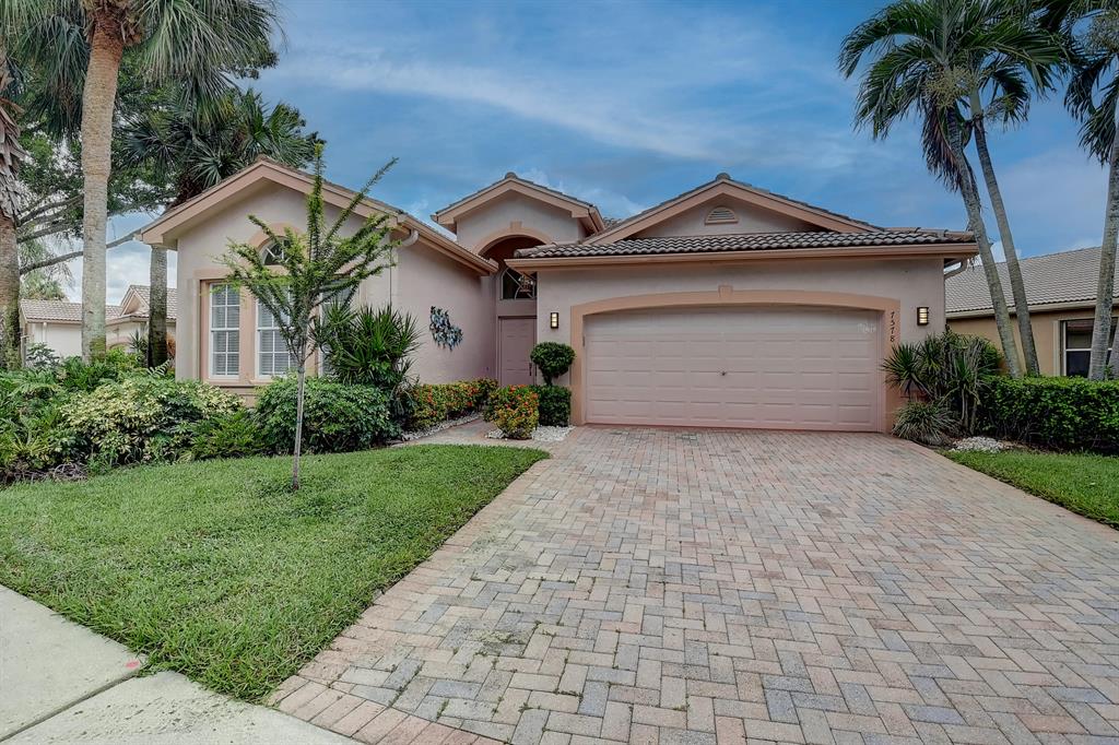 VALENCIA LAKES 3 - Residential