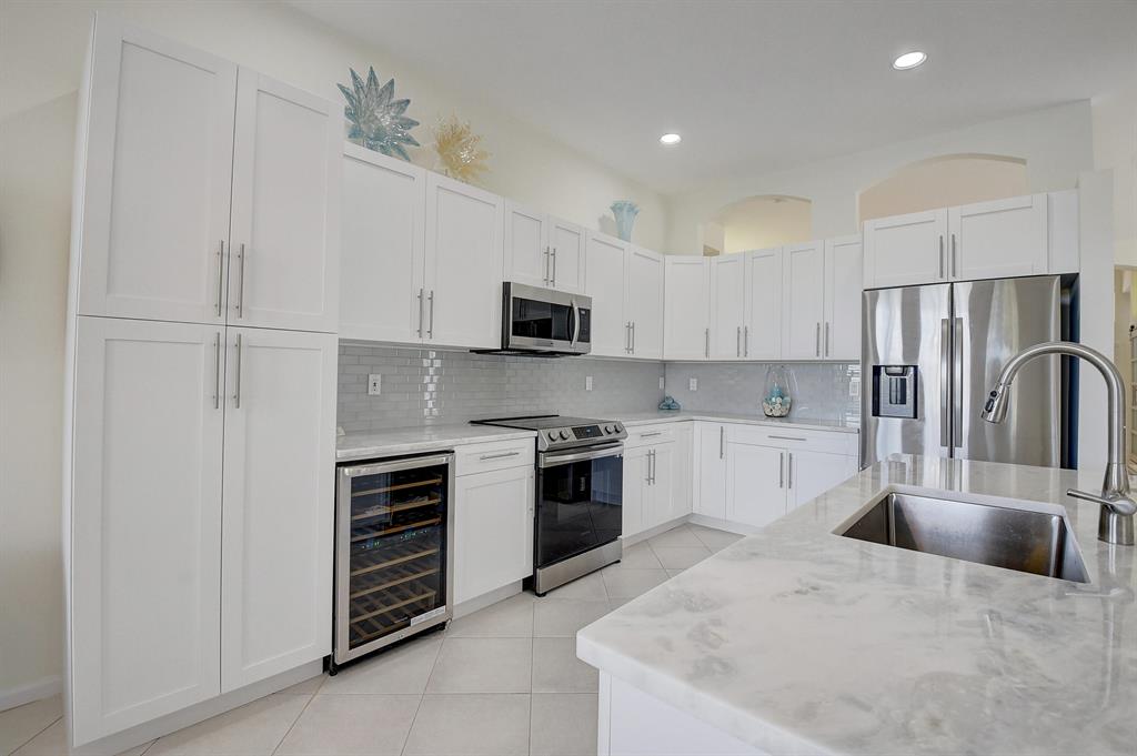 VALENCIA LAKES 3 - Residential