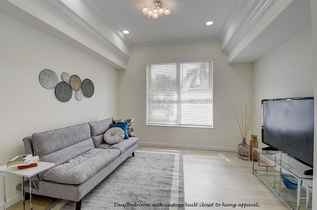 VALENCIA LAKES 3 - Residential