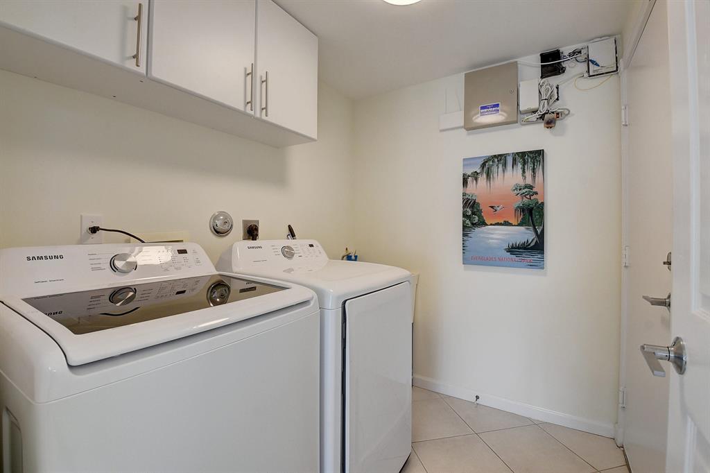 VALENCIA LAKES 3 - Residential