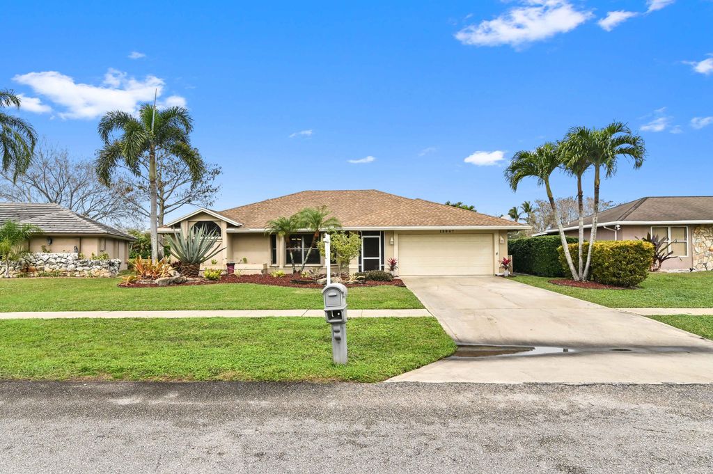 Photo of 13947 Geranium Place, Wellington, FL 33414 (MLS # R10953549)
