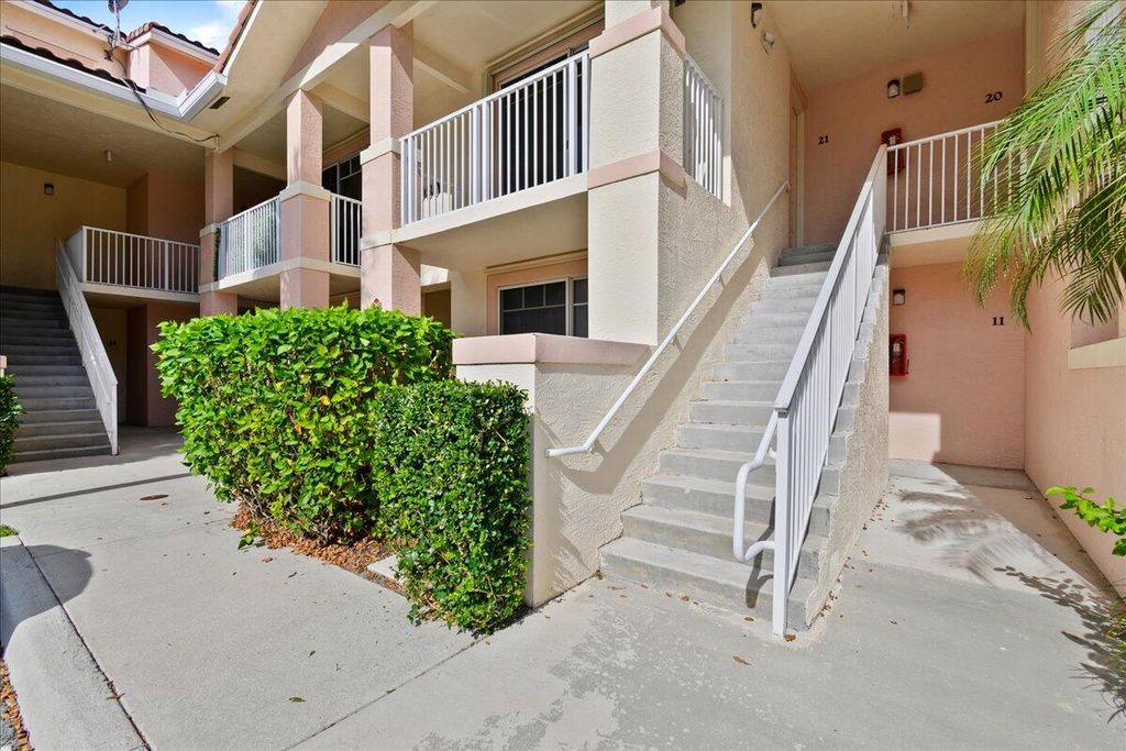 Photo of 1080 University Boulevard #21, Jupiter, FL 33458 (MLS # R10857096)