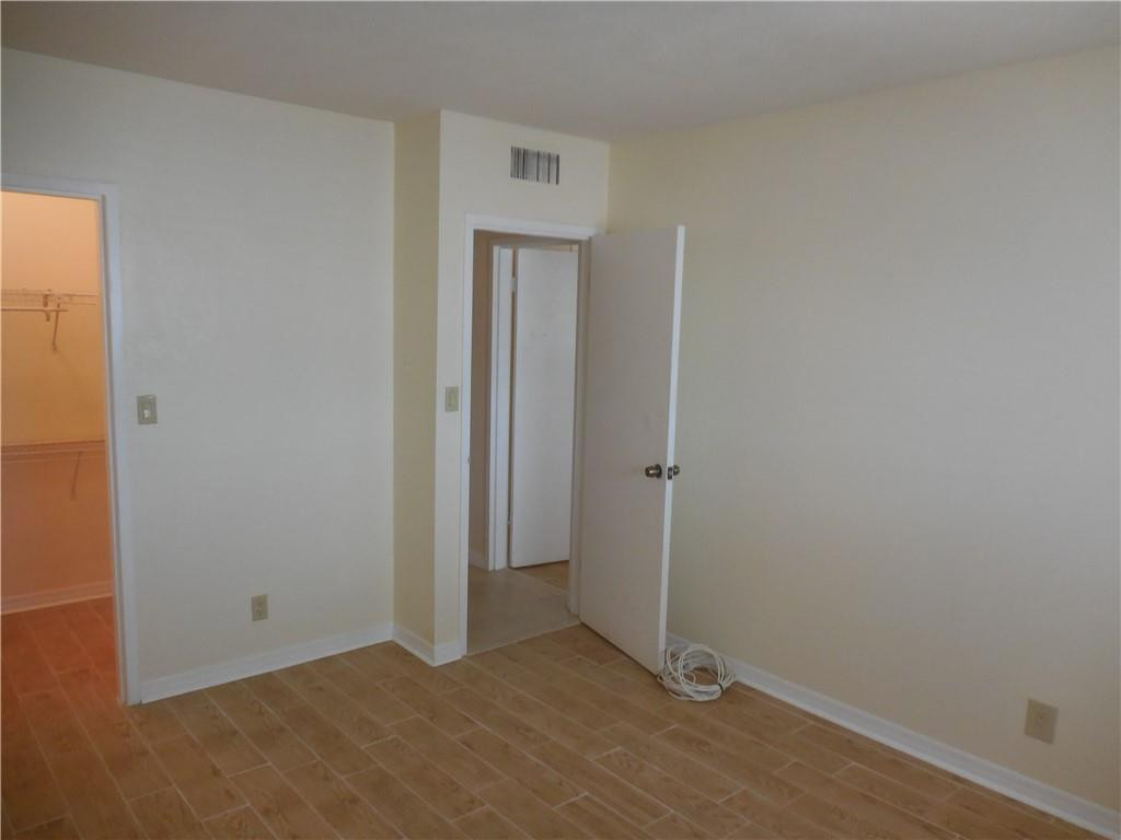 PRESIDENTIAL CONDO OF BRO - Residential Lease