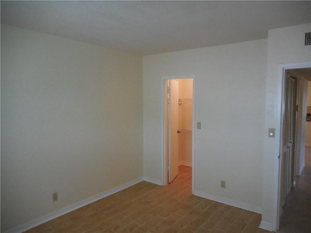 PRESIDENTIAL CONDO OF BRO - Residential Lease