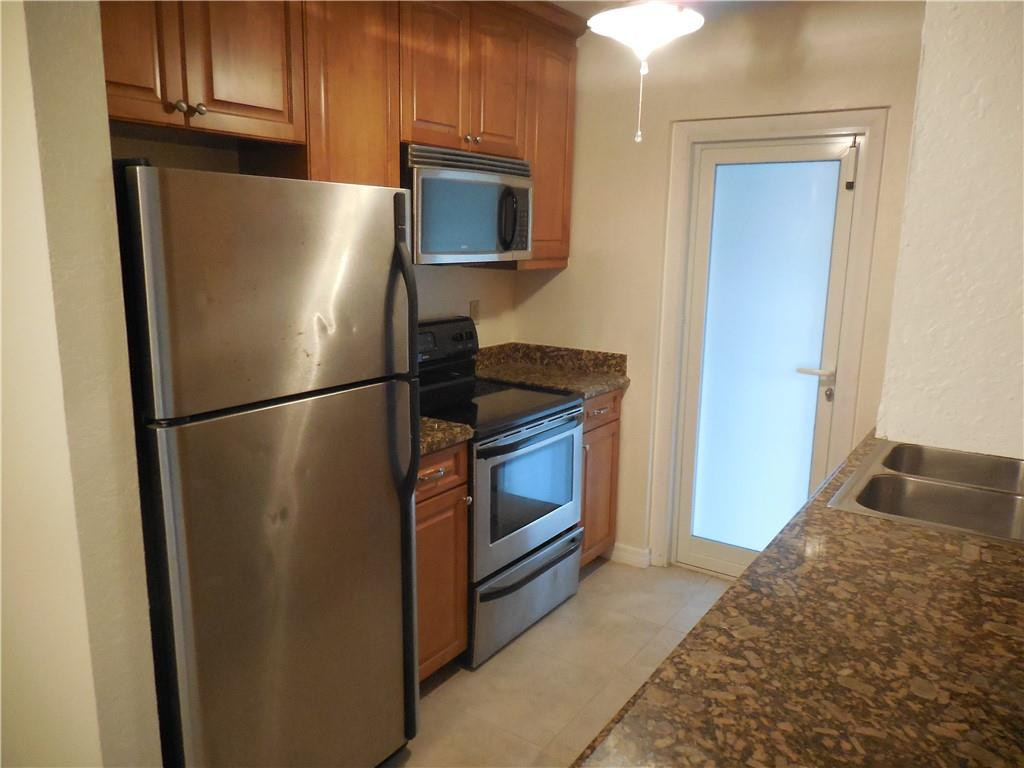 PRESIDENTIAL CONDO OF BRO - Residential Lease