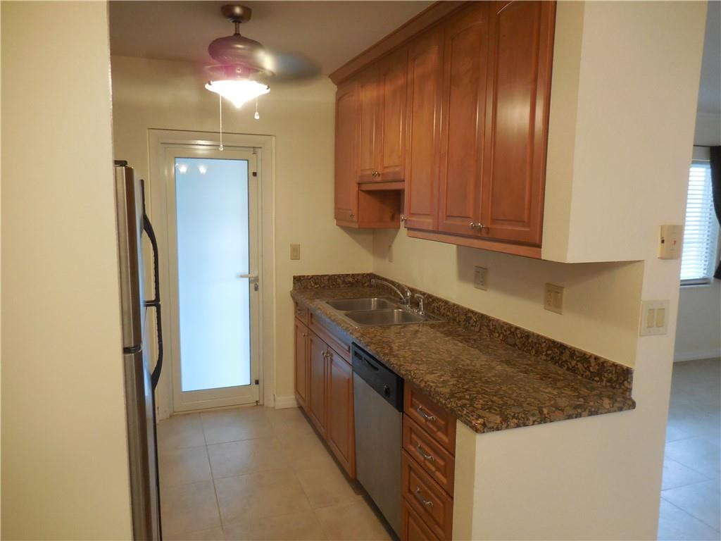 PRESIDENTIAL CONDO OF BRO - Residential Lease