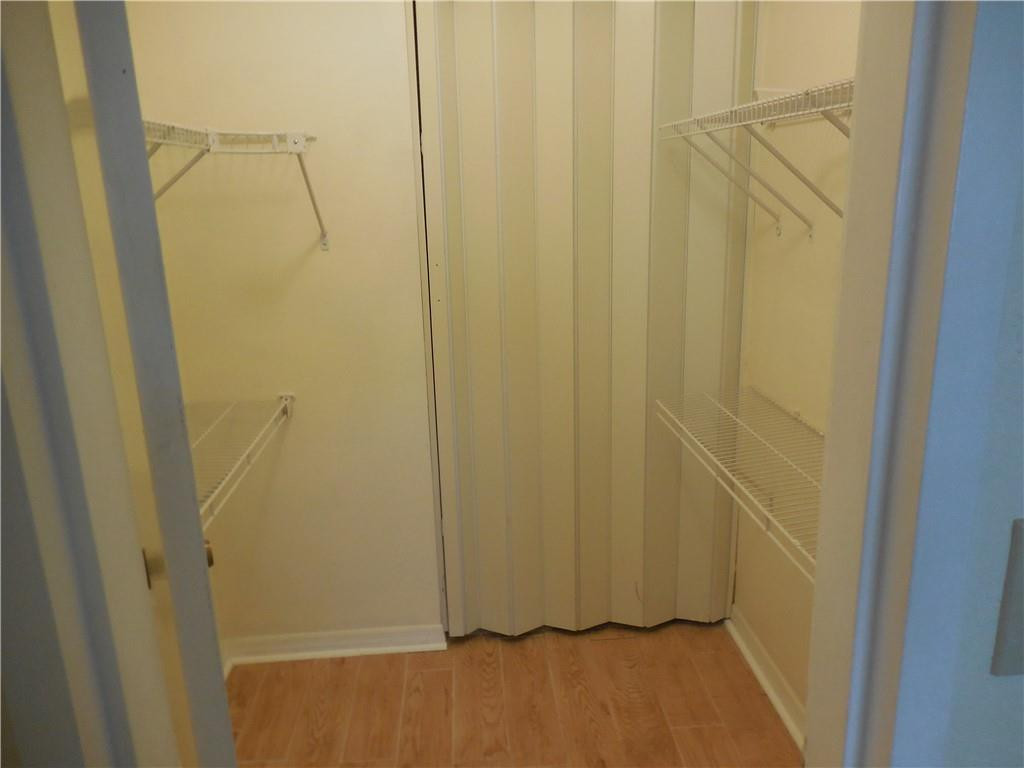 PRESIDENTIAL CONDO OF BRO - Residential Lease