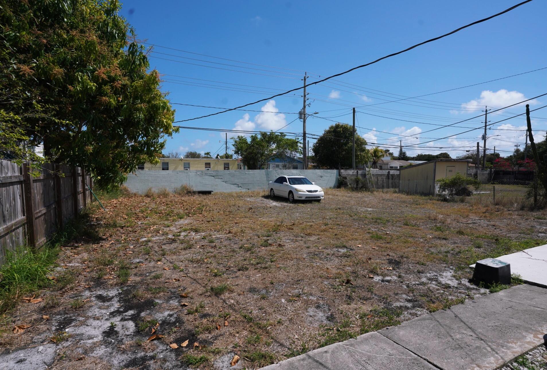 WHISPERING PALMS 5 - Residential Lease