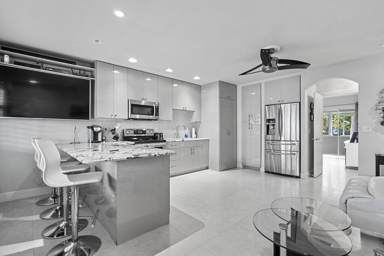 COLONIAL RIDGE CORP - Residential