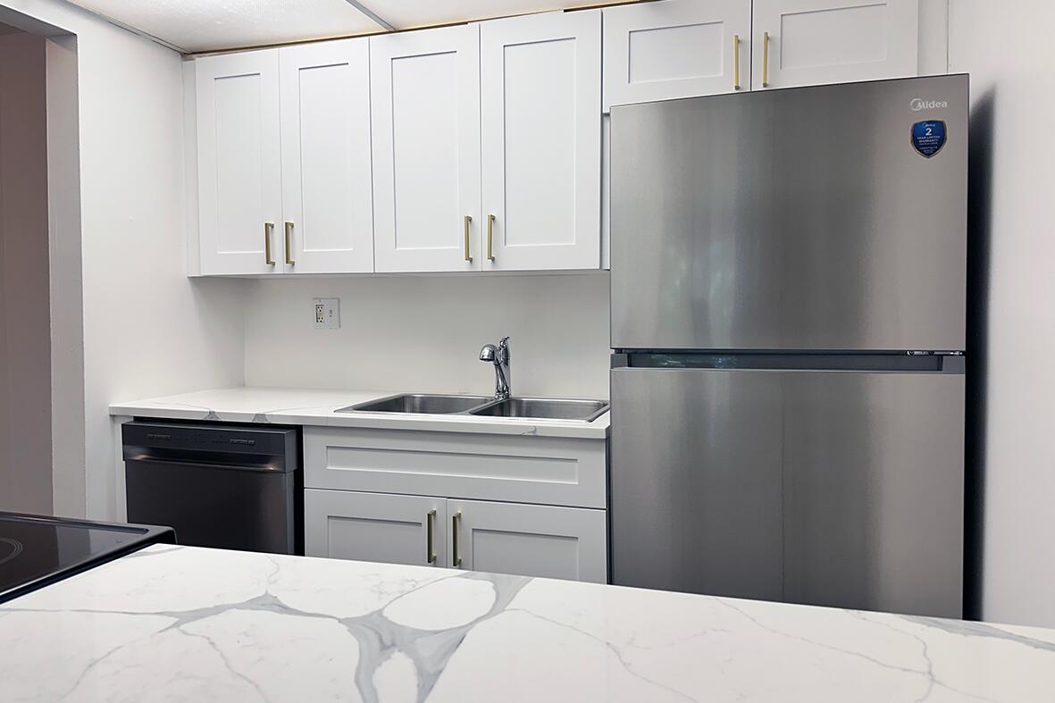 PRESIDENTIAL GOLFVIEW CONDO - Residential Lease