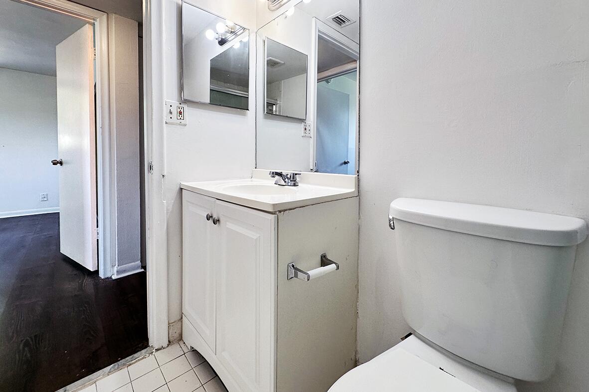 PRESIDENTIAL GOLFVIEW CONDO - Residential Lease