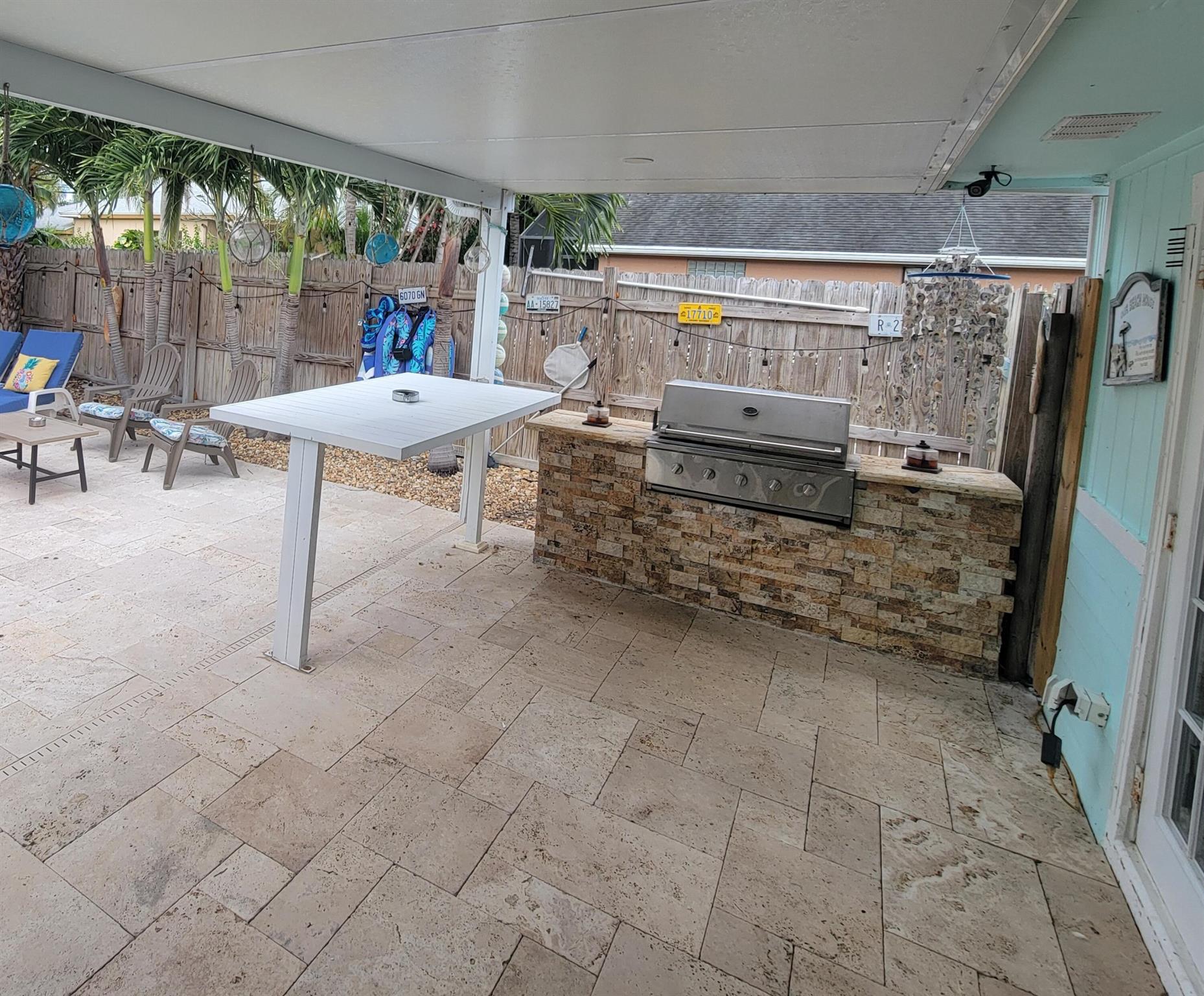 NORTH PALM BEACH HEIGHTS - Residential