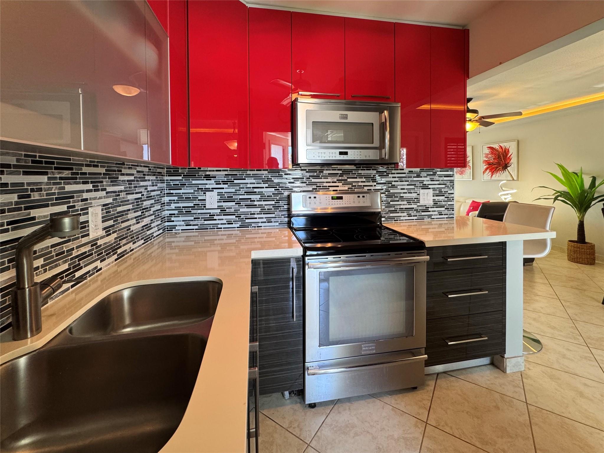 800 Pine Dr 12