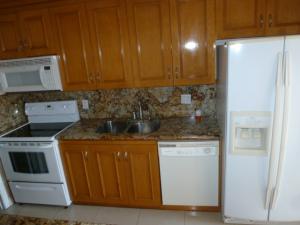 VILLAS OF SANDALFOOT - Residential