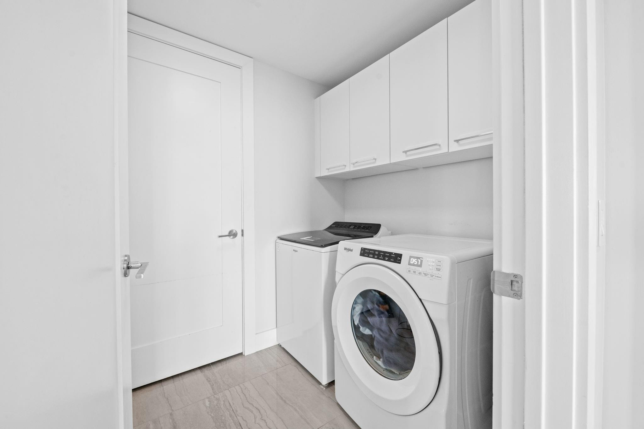 100 LAS OLAS - Residential