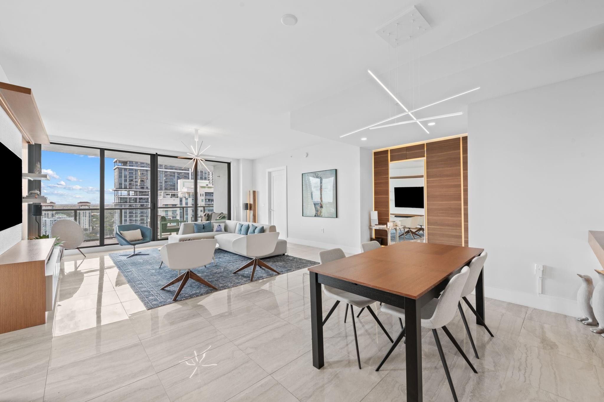 100 LAS OLAS - Residential