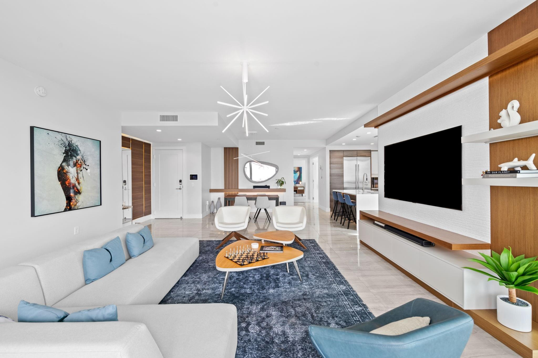 100 LAS OLAS - Residential