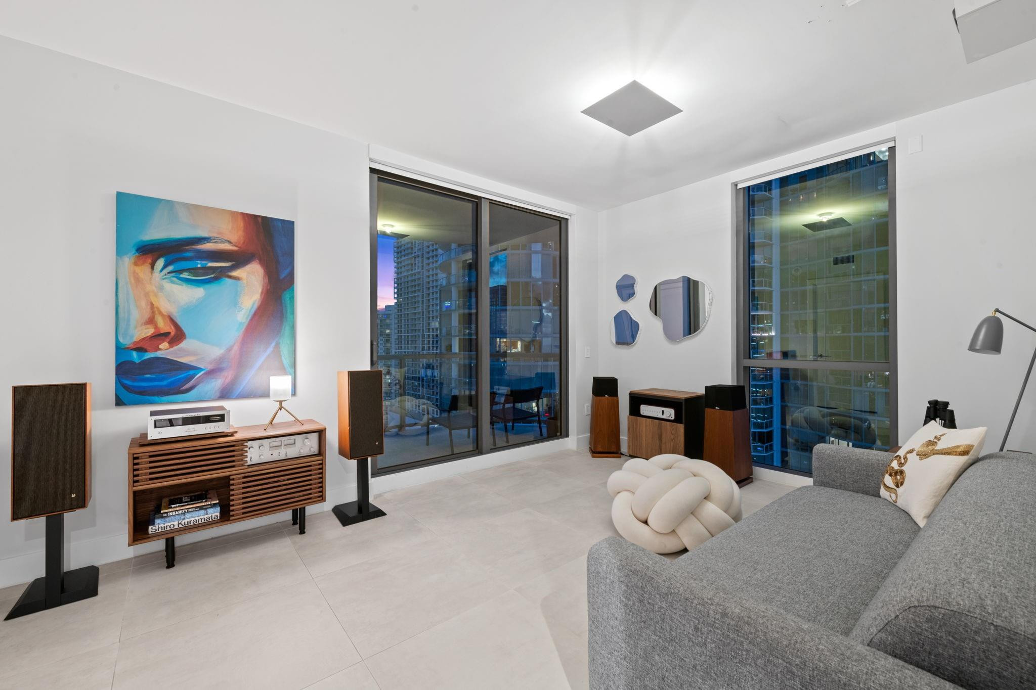 100 LAS OLAS - Residential