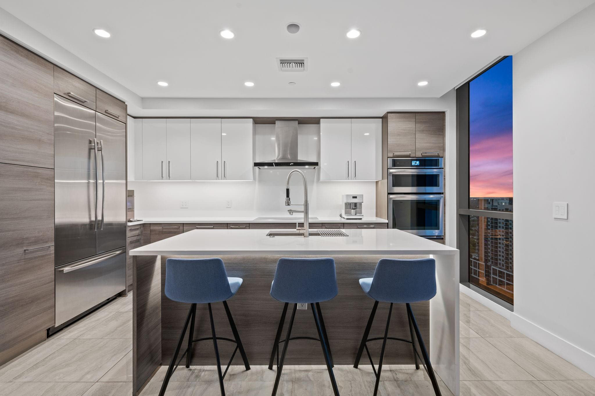 100 LAS OLAS - Residential