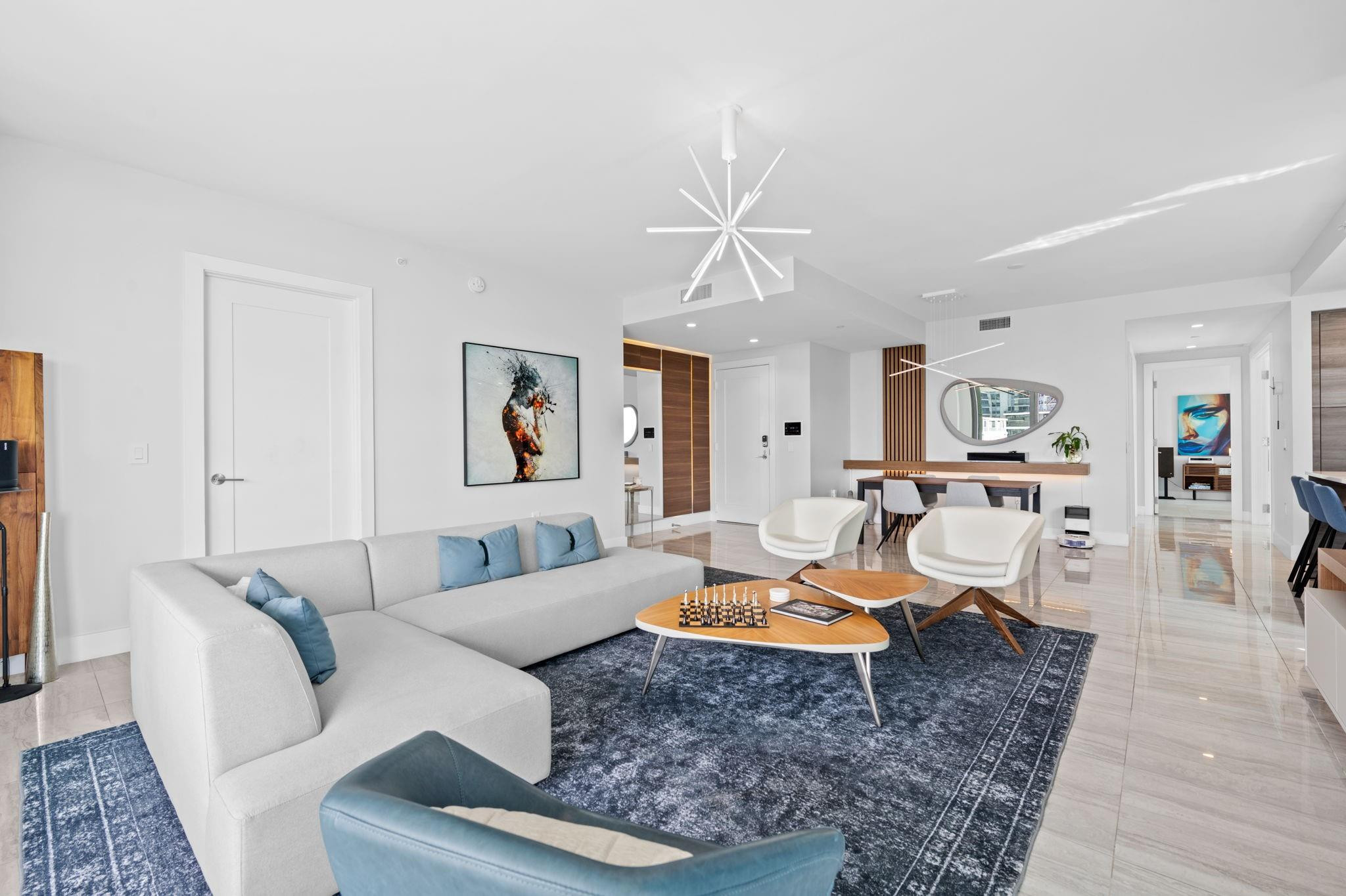 100 LAS OLAS - Residential