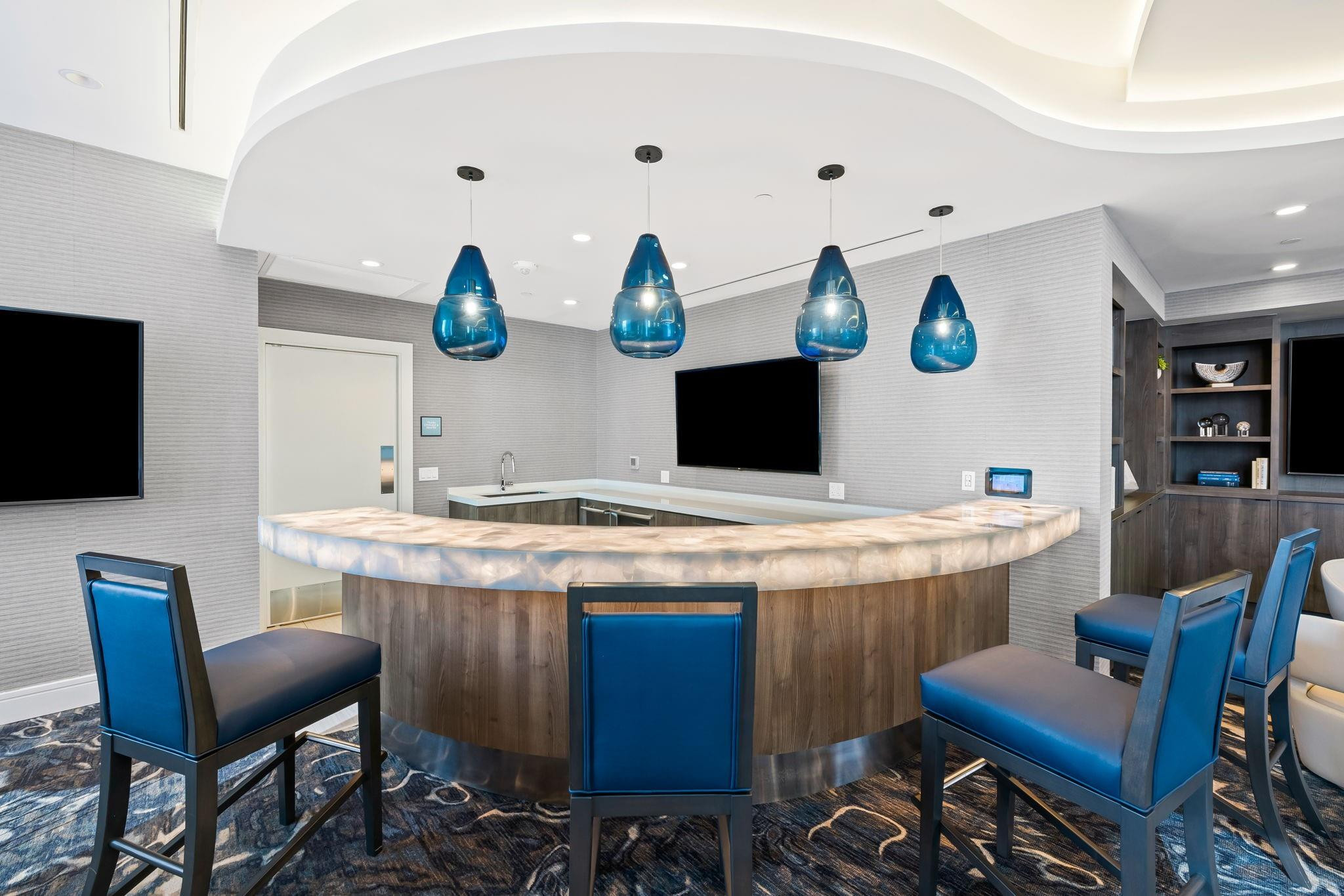 100 LAS OLAS - Residential