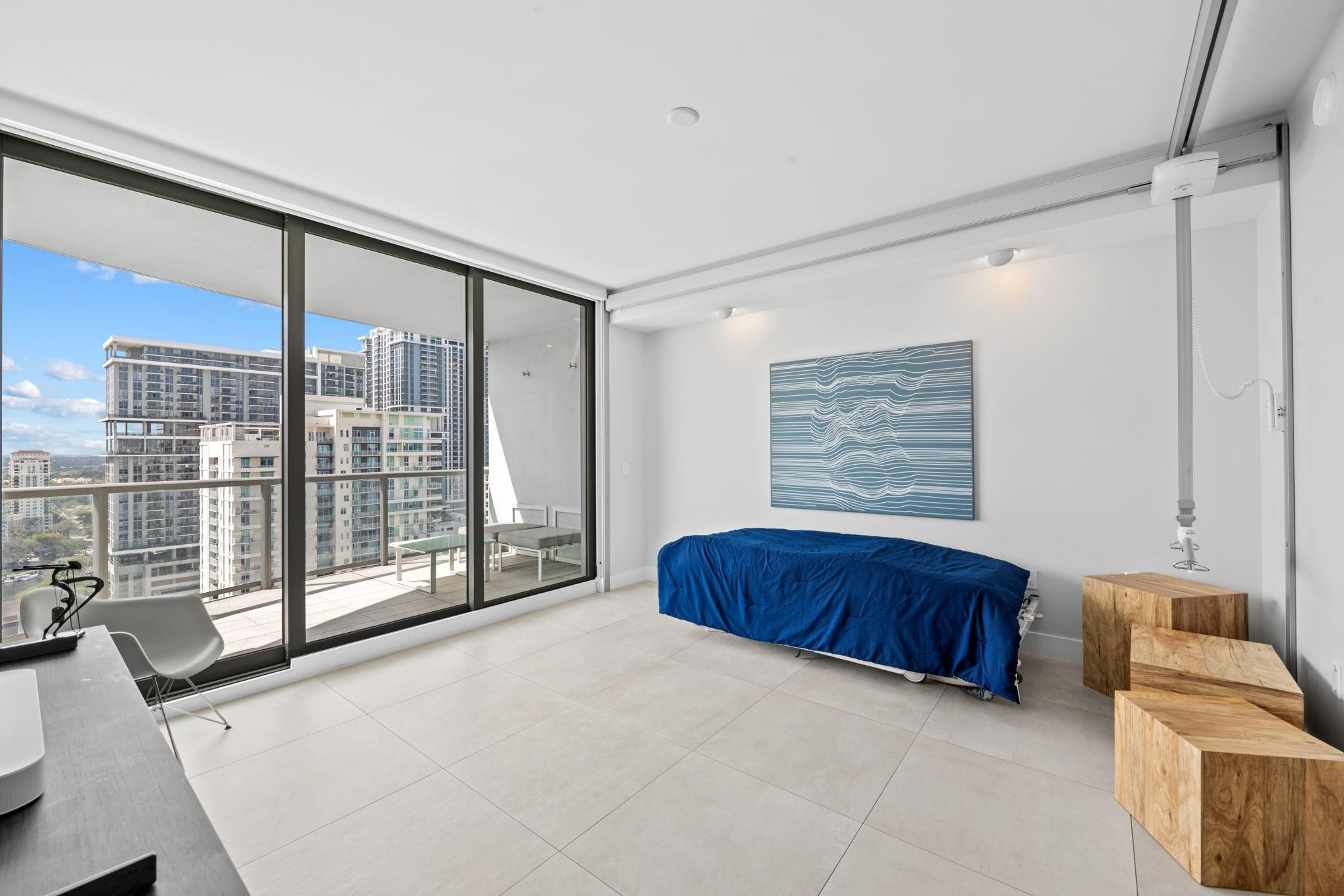 100 LAS OLAS - Residential