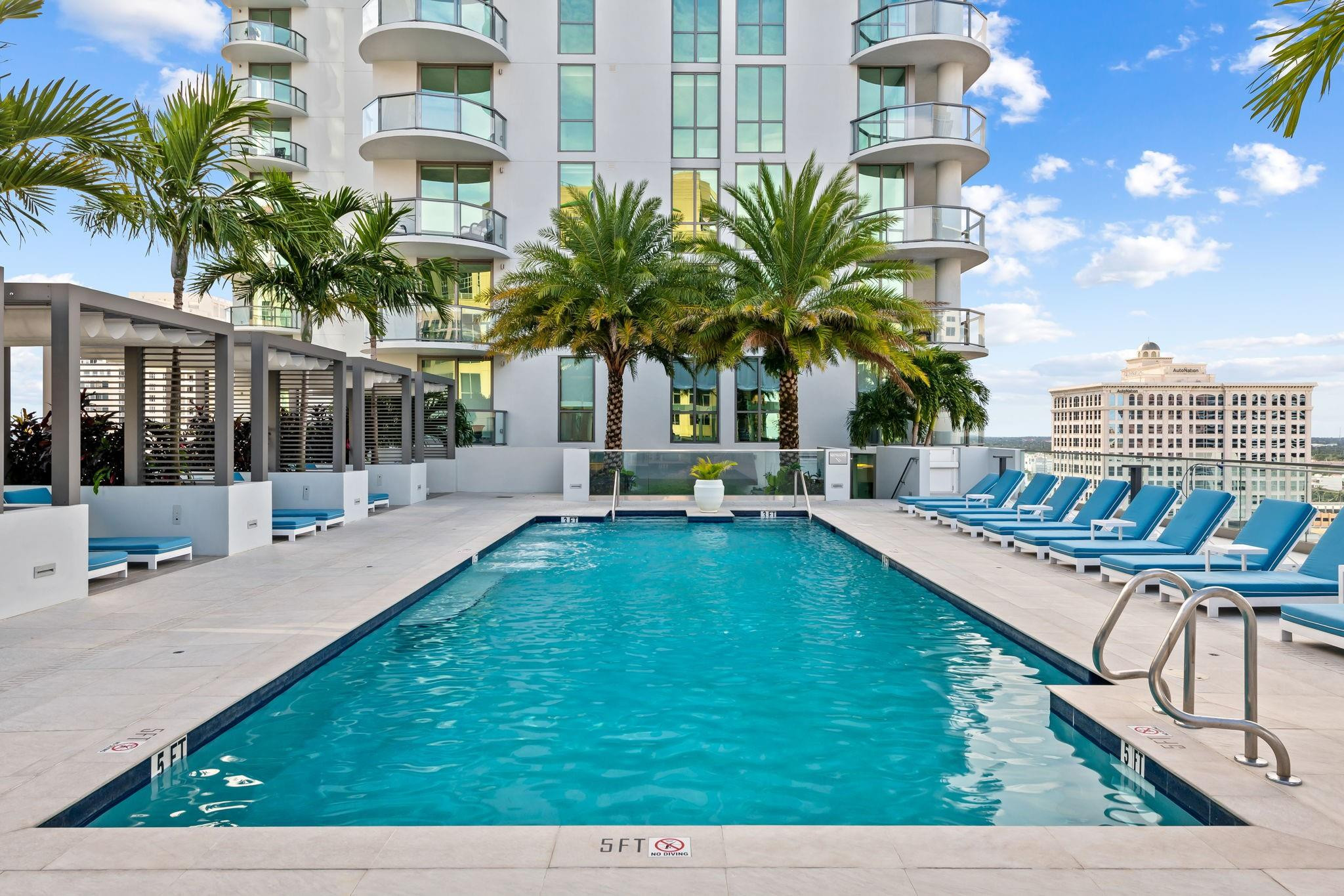 100 LAS OLAS - Residential