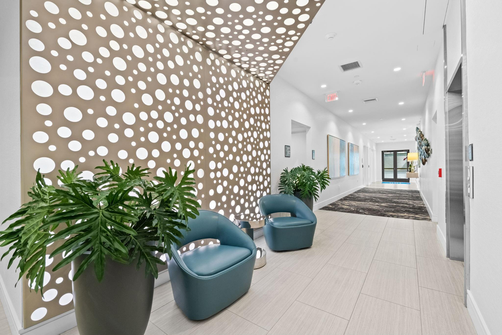 100 LAS OLAS - Residential