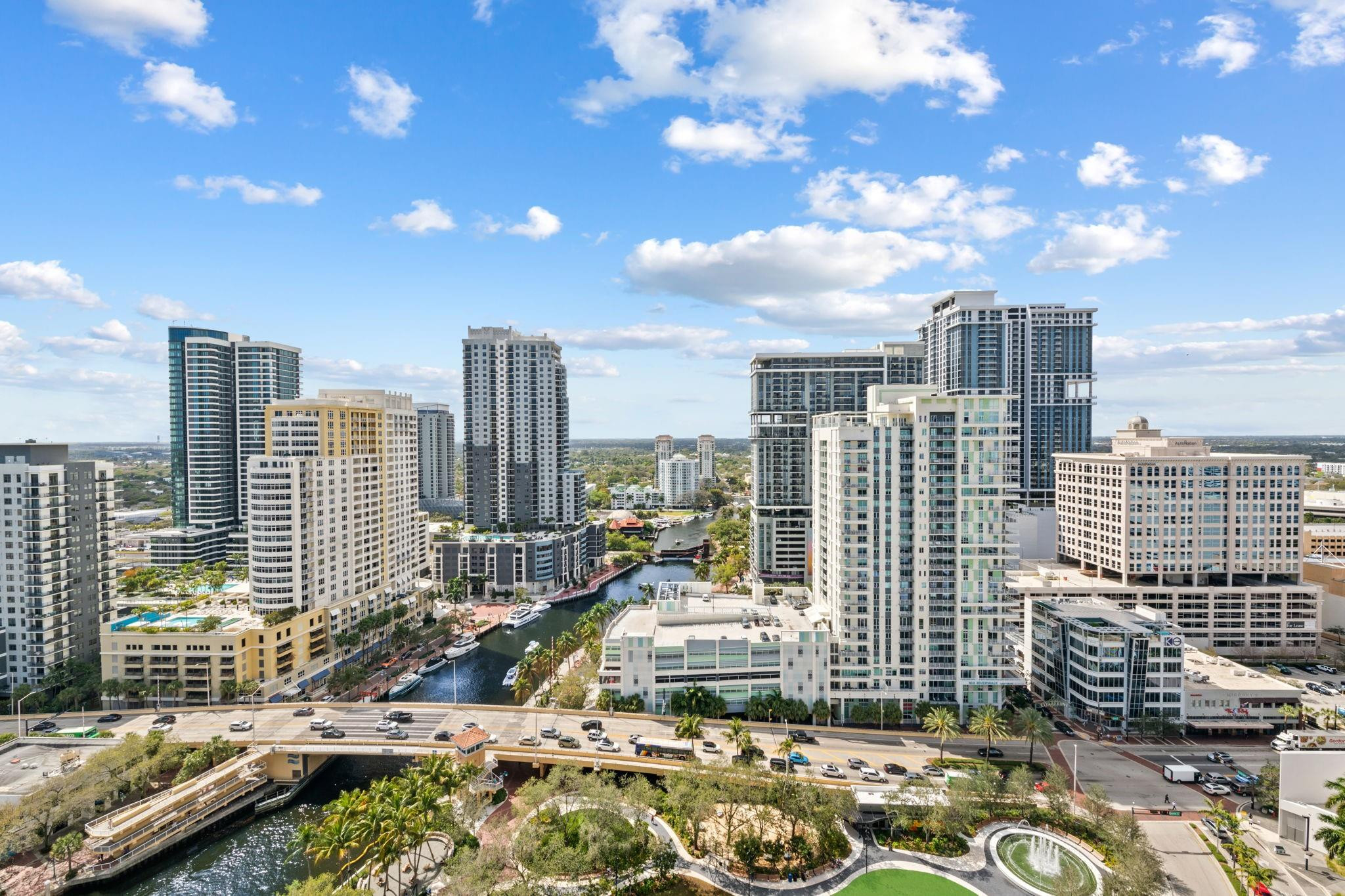 100 LAS OLAS - Residential