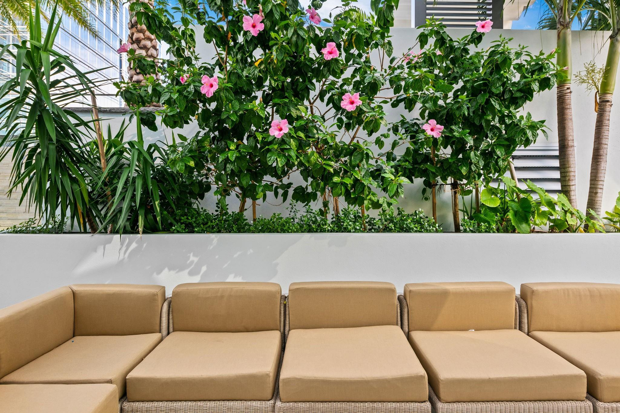 100 LAS OLAS - Residential