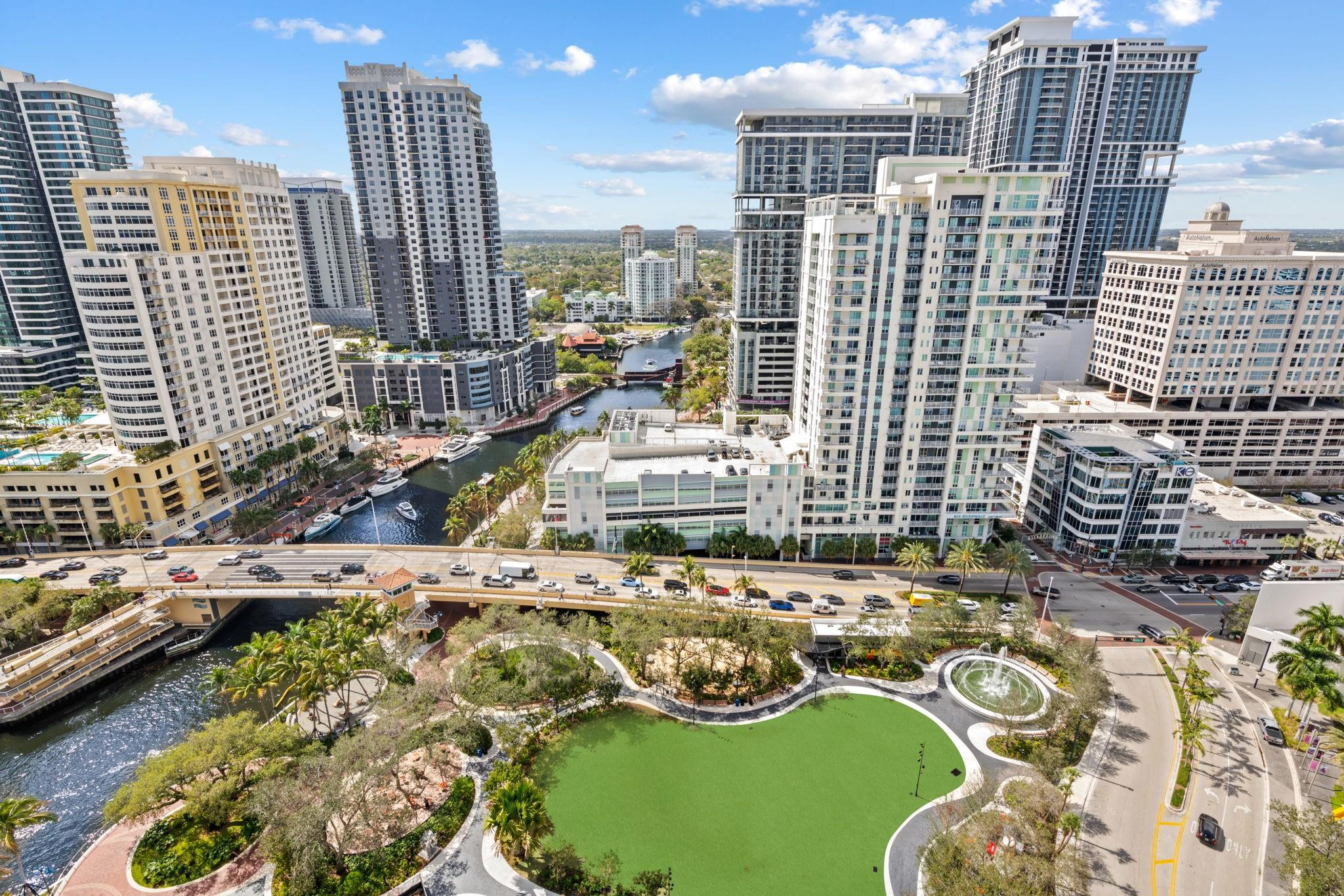 100 LAS OLAS - Residential