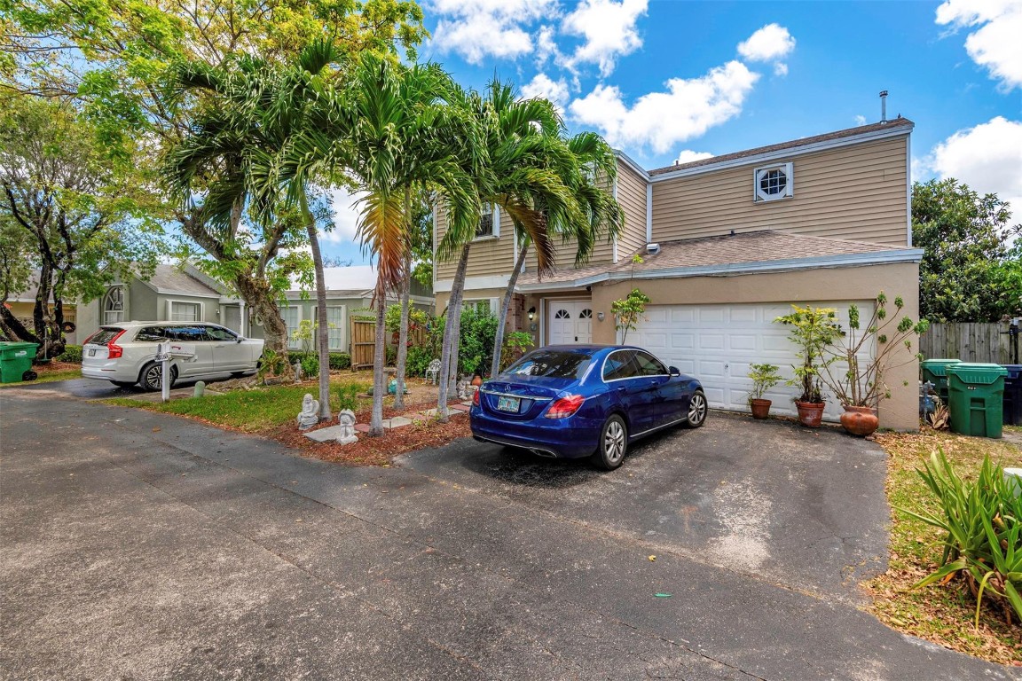 Deerwood Villa Sec 01 - Residential