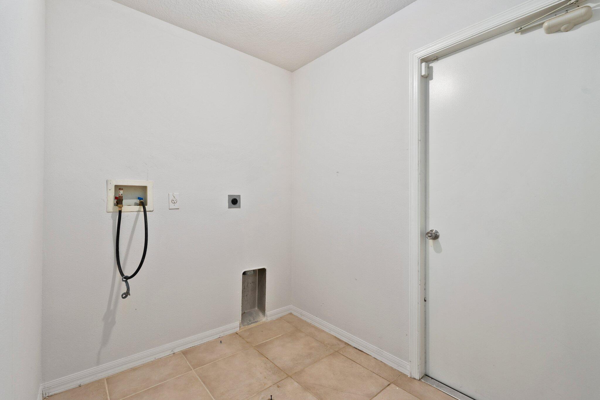 PORT ST LUCIE SECTION 11 - Residential Lease