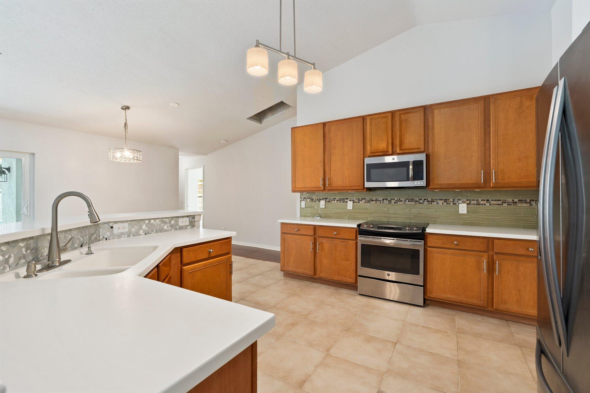 PORT ST LUCIE SECTION 11 - Residential Lease
