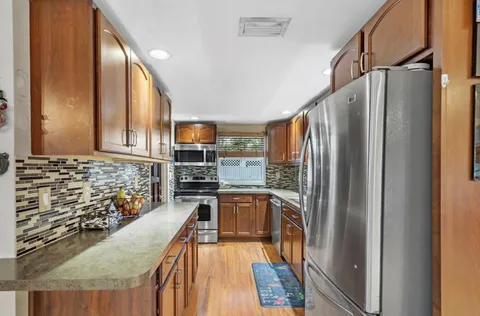 130 W Pine Tree Avenue, Lake Worth, FL MLS: R11074650