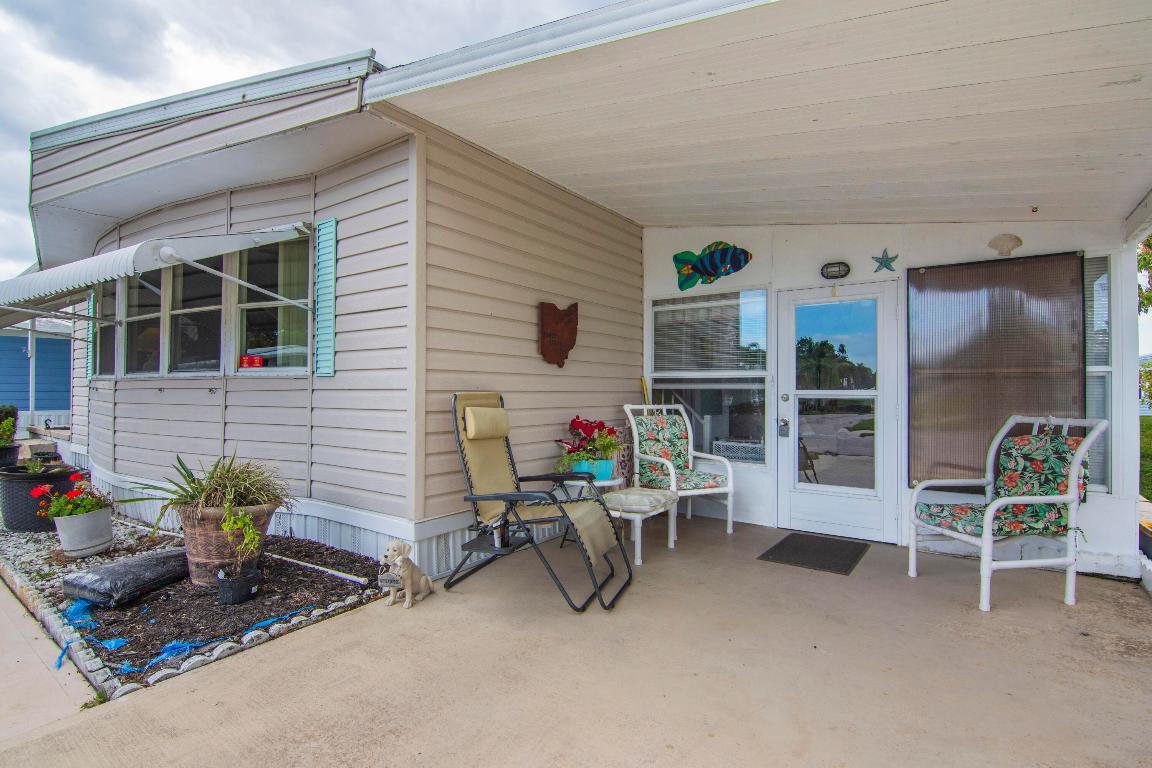 293 NE Moonstone Drive