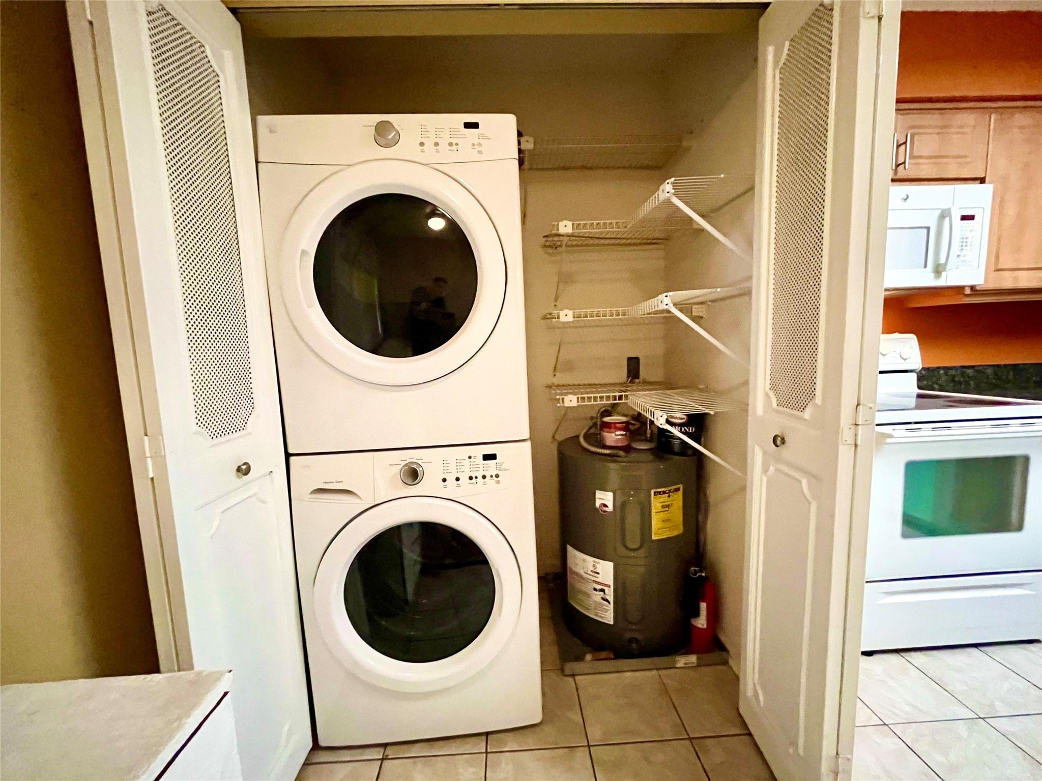 Palm Lakes Condo - Residential