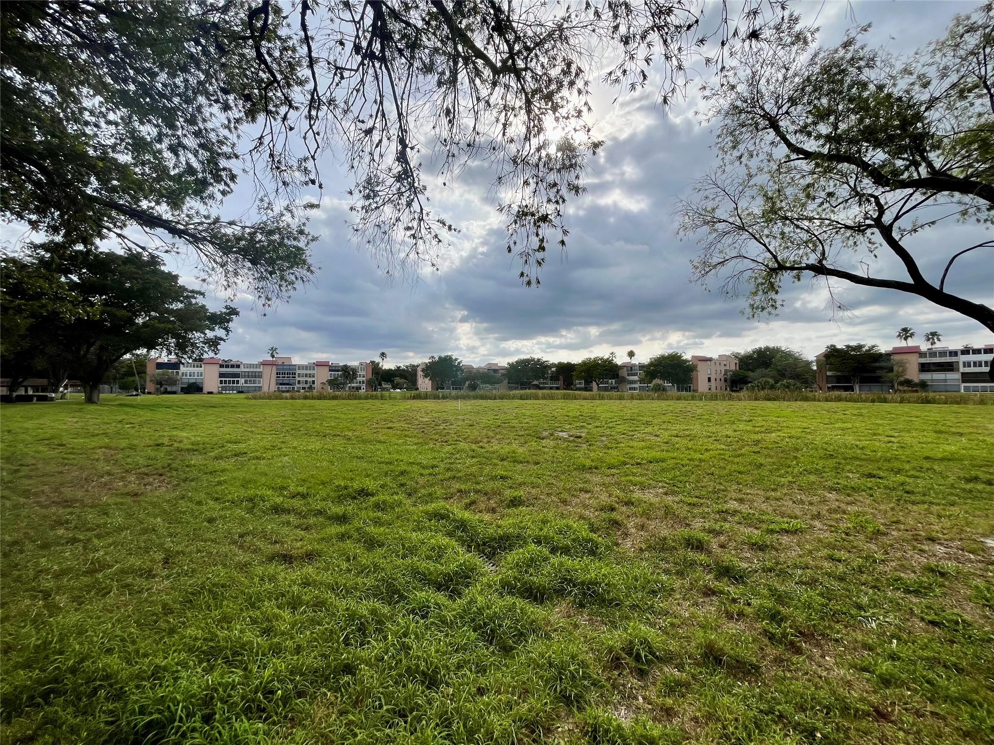 Palm Lakes Condo - Residential