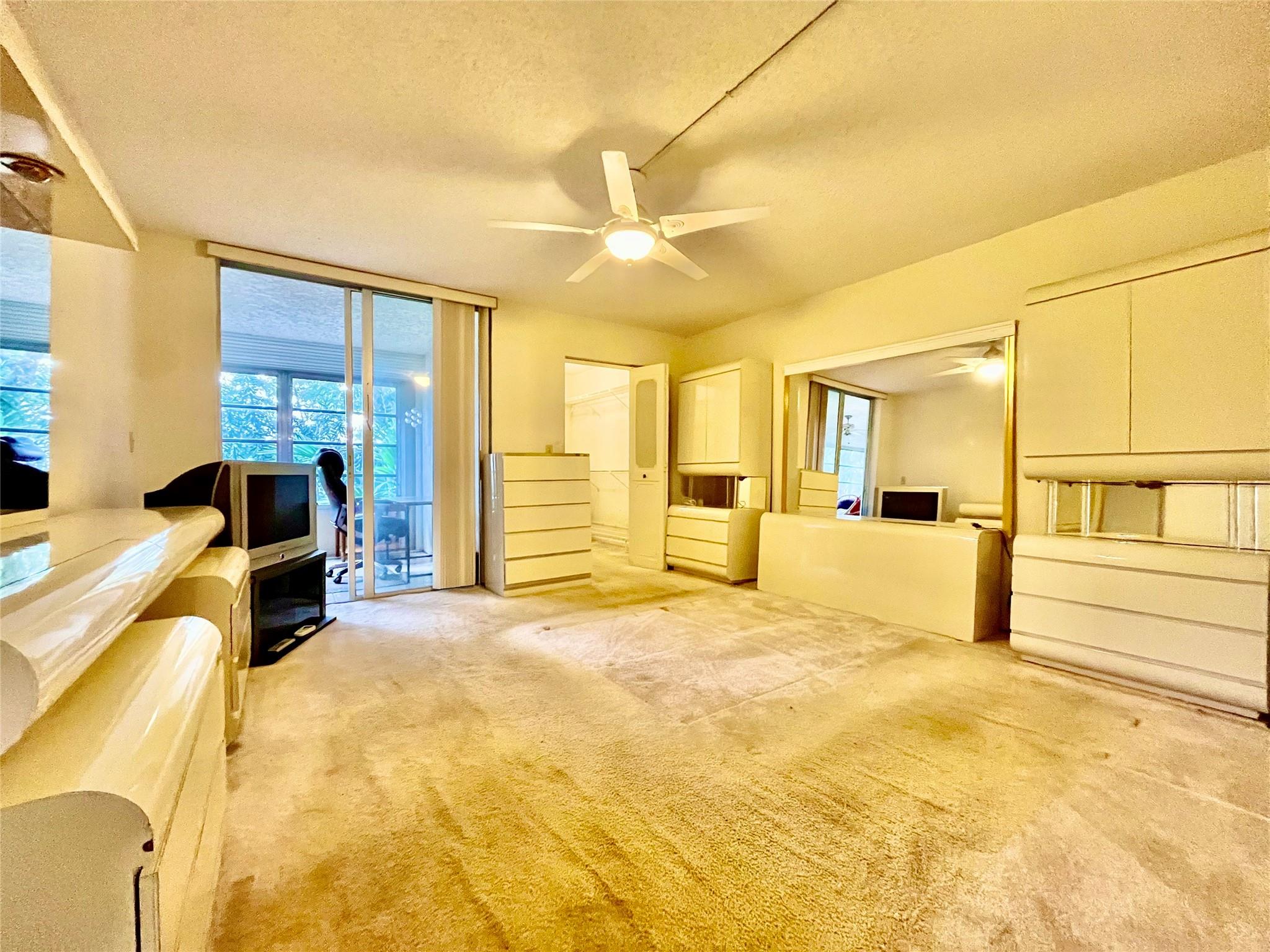 Palm Lakes Condo - Residential