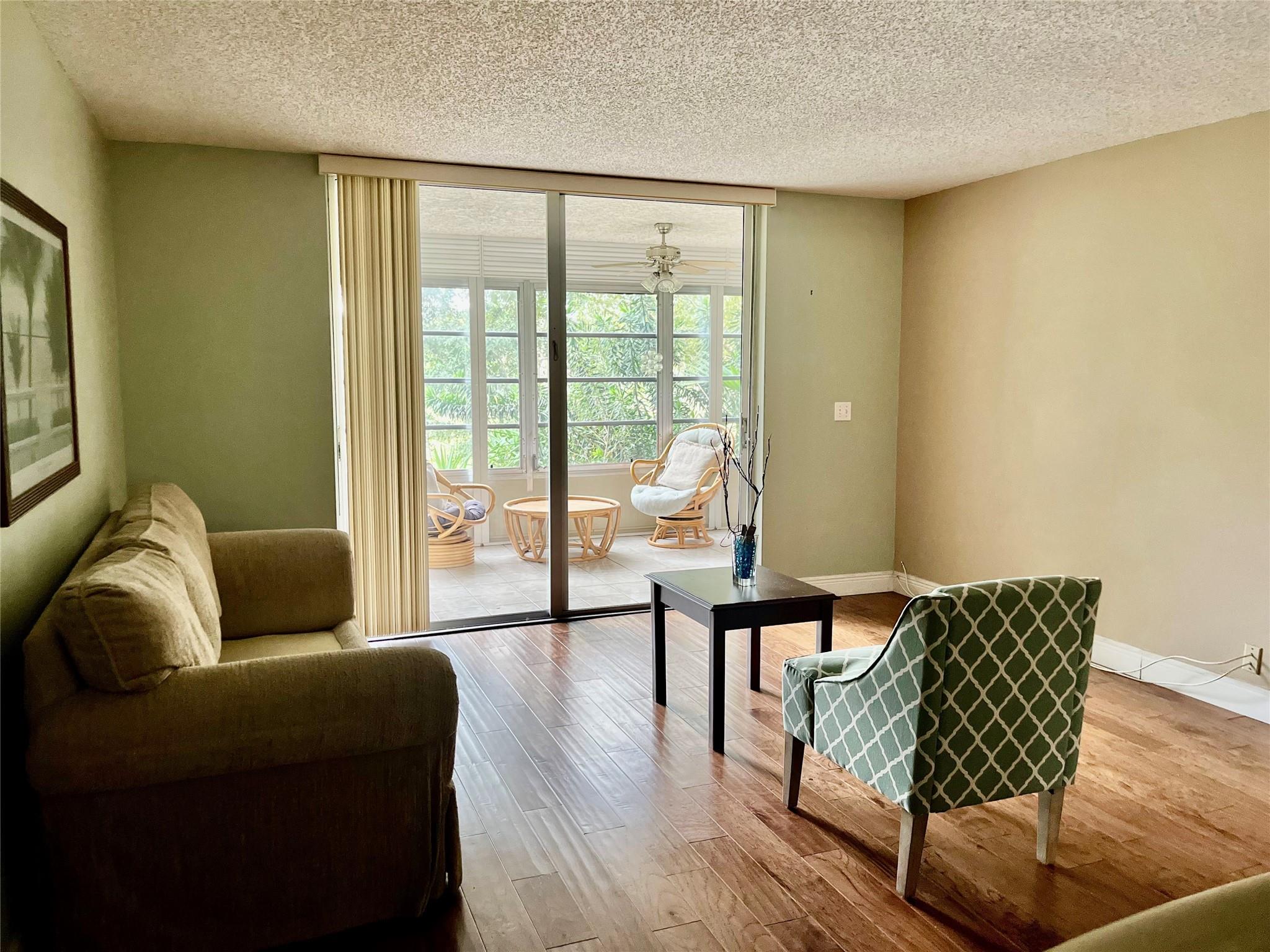 Palm Lakes Condo - Residential