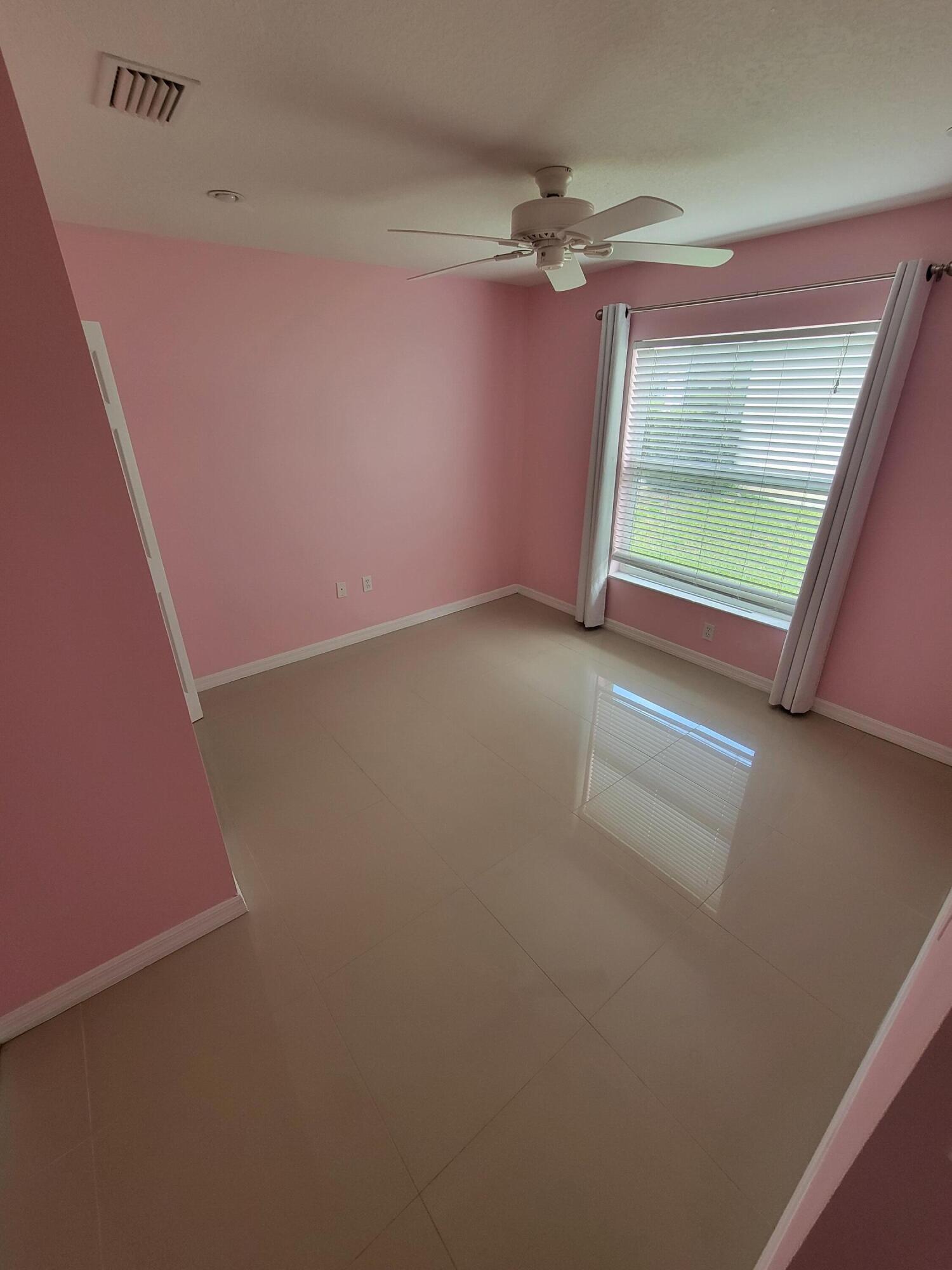 LAKE FOREST AT SLW PHASE V - Residential