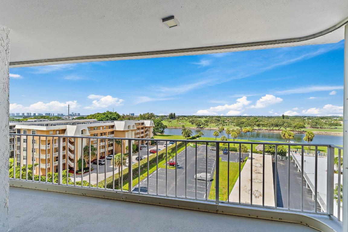 GEMINI CONDO - Residential