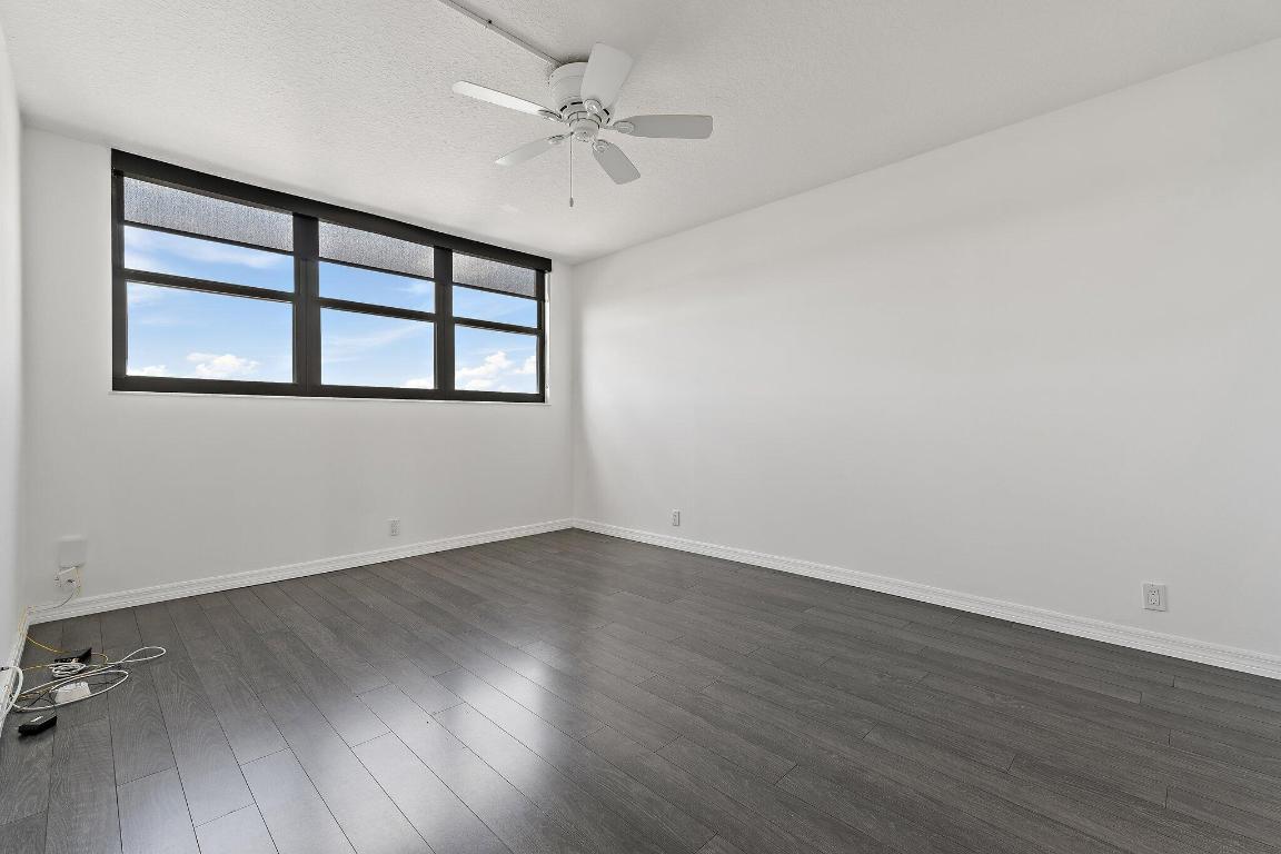 GEMINI CONDO - Residential