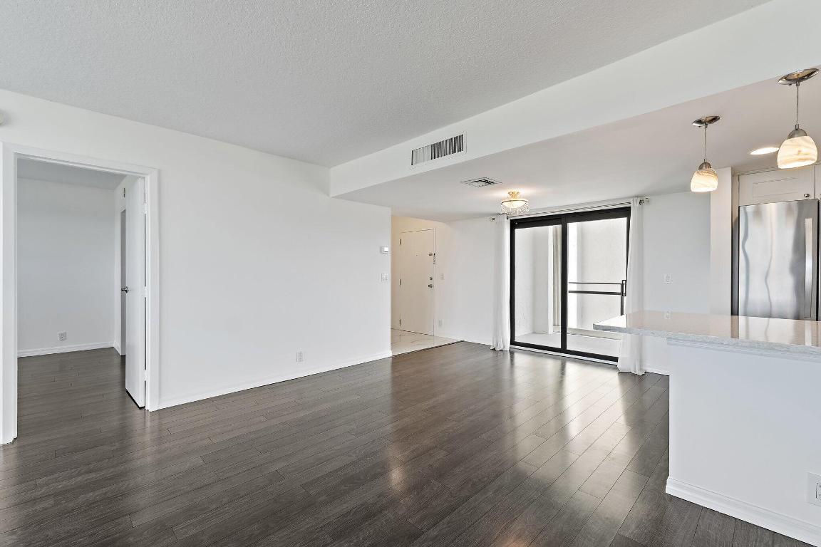 GEMINI CONDO - Residential