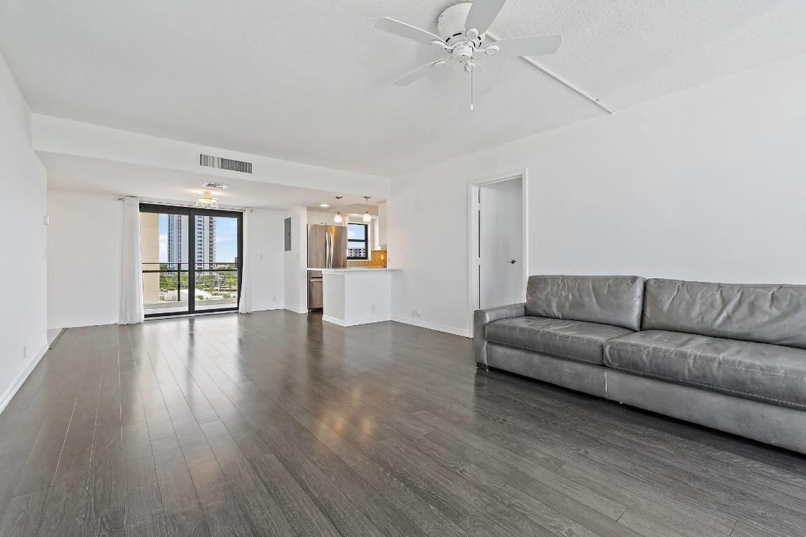 GEMINI CONDO - Residential