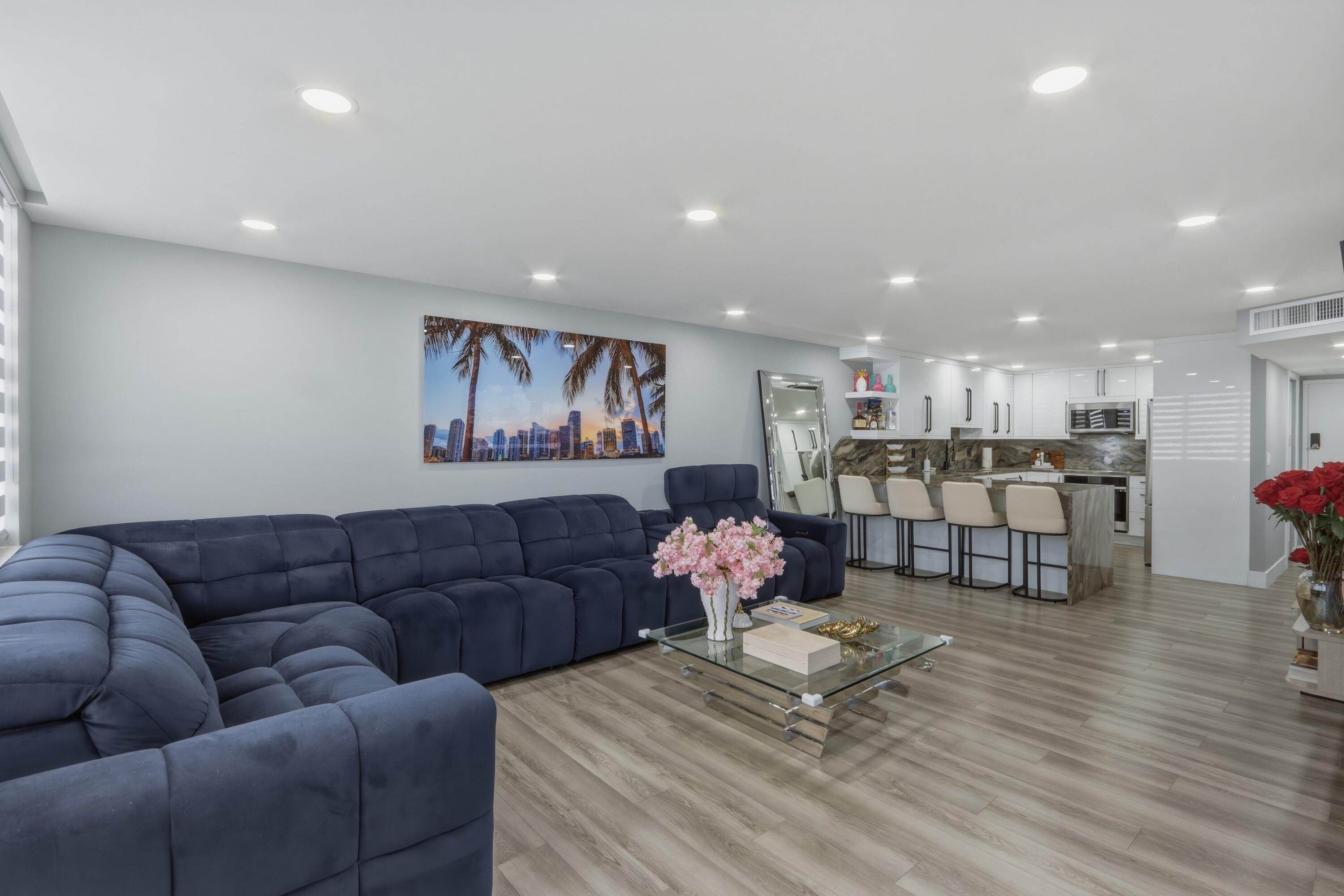 MAISON GRANDE CONDO - Residential