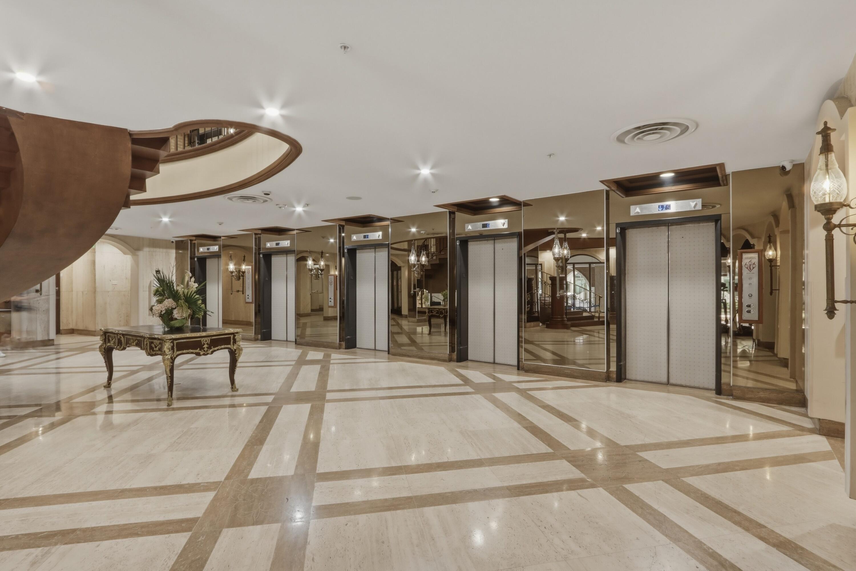 MAISON GRANDE CONDO - Residential