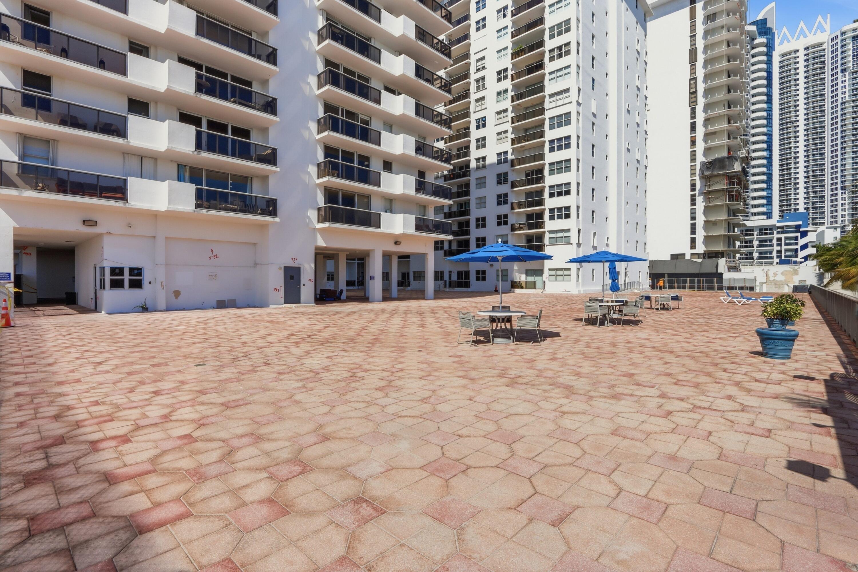 MAISON GRANDE CONDO - Residential