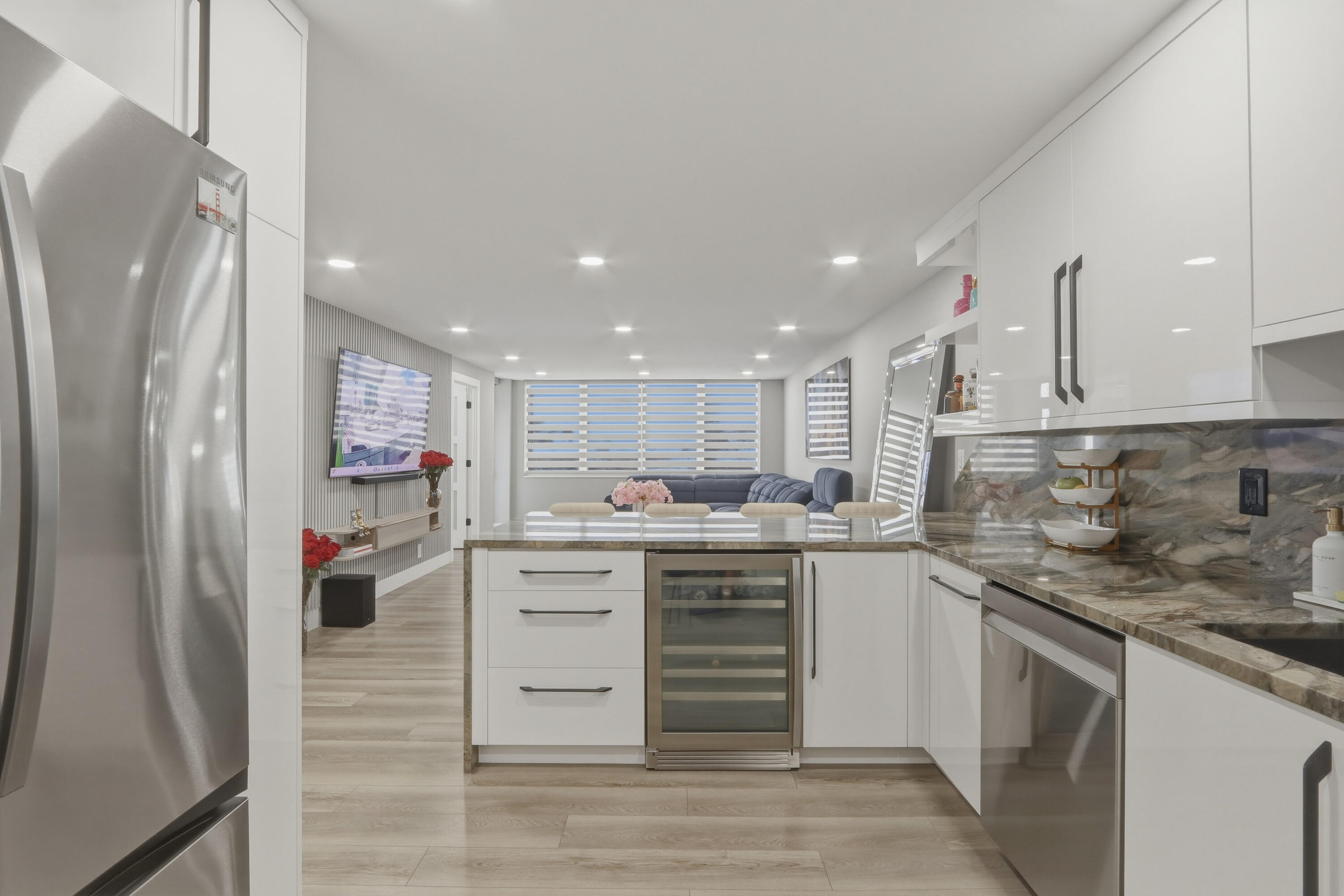 MAISON GRANDE CONDO - Residential