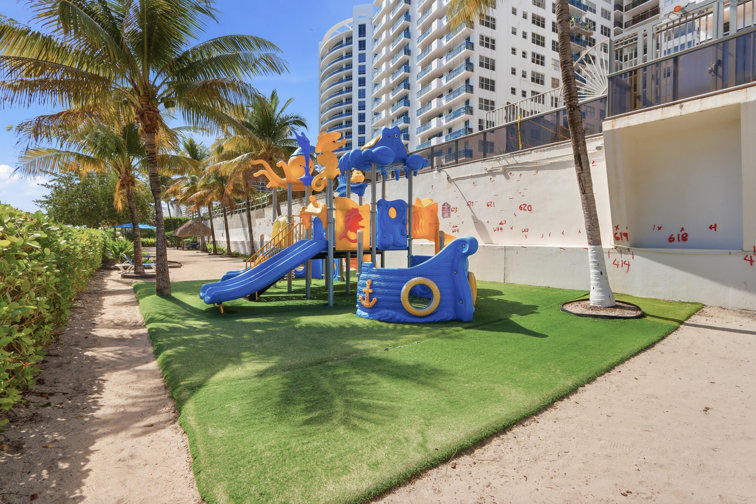 MAISON GRANDE CONDO - Residential